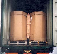 Ladungssicherung mit Stausäcken im Container